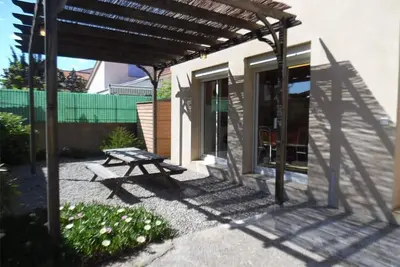 Image de Charmant deux-pièces avec terrasse près de la plage, parking sécurisé