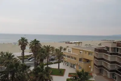 Image de T2 lumineux avec parking privé à Canet-Plage