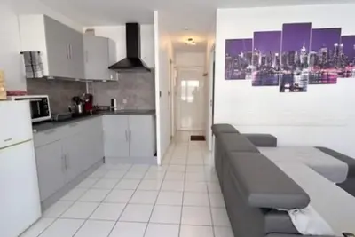 Image de Appartement familial proche plage avec piscine collective