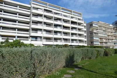 Image de Studio rénové 4 pers face mer avec parking et climatisation