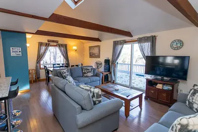 Image de Wooded Vineyard Retreat Near Beaches & Town