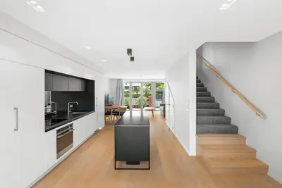 Image de City Calm Retreat | 2Bedrooms + 2Bath | Free Parking | Central City