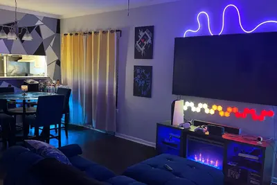 Image de Cozy gamer pad very close to Mercedes-Benz stadium