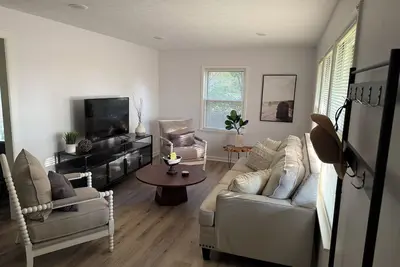 Image de 3-bedroom house in Heart of Cleveland.