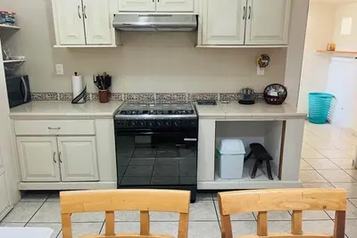 Image de Centric 3-bedroom house with Ac in charming Colima