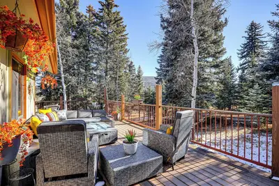 Image de Hike, Bike & Ski: Evergreen Home w/ Game Room!