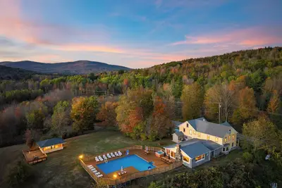 Image de Group Retreat • Heated Pool • Hot Tub • Game Rooms | The Hilltop Hideaway