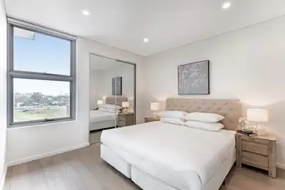 Image de Appartement de 3 chambres dans la belle ville de Kiama avec coin bureau