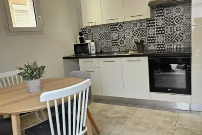 Image de Cozy 40 m² Apartment – 200 m from the Beach with Private Parking num3