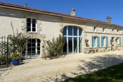 Image de Charming 4-Bed French Countryside Retreat with Pool & Serenity