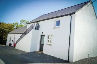 Hayloft - Barn conversion with hot tub and views