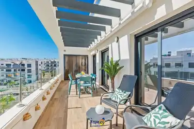 Image de Paradise 77 Penthouse with Private Jacuzzi  Vm65