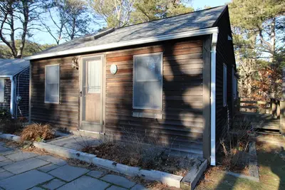 Image de Charming Cottage Retreat, Private Yard, Deck & Coastal Convenience (2427)