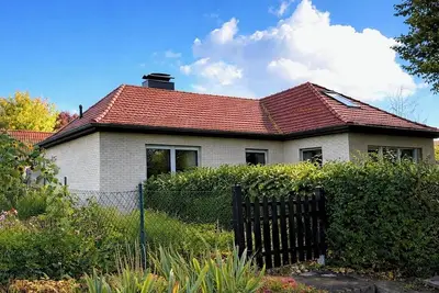 Image de Vacation home directly on the lake 50m to the beach with garden and fireplace