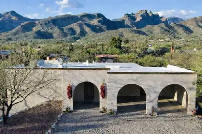 Image de Tucson Foothills Retreat w/ Stunning Mountain Views / Sleeps 8