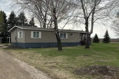 Image de Soothing 3-bedroom farmhouse with Ac on 2 acres just outside of Sergeant Bluff