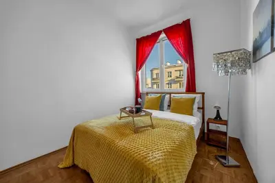 Mokotów Apt - Workspace, Parks & Trams Nearby