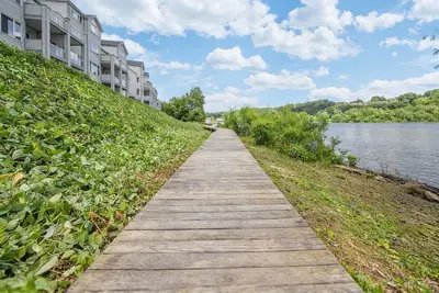 Luxury Riverfront Townhome - Water views from every room