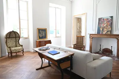 Image de Château de charme rénové – 9 chambres, 21 couchages, domaine de 17 hectares