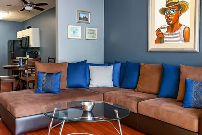 Image de Modern Comfort, Atlanta Style \nFully Furnished 3br Townhome\nNear Atl Airport