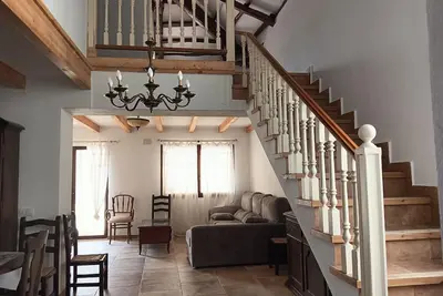 Image de Ideal house for families, groups with children or friends.