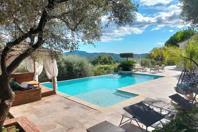 Image de Villa zen 4 ch en colline • piscine à débordement, spa • proche Cannes