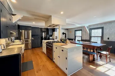 Image de Luxury, Romantic, Sprawling Mansion-Sleeps 18!