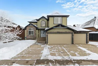 Image de The lakeside family friendly home in Chestermere, Ab, Canada