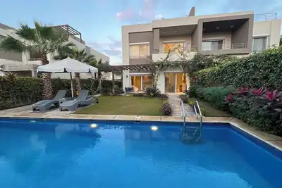 Image de Luxury 5-Bedroom Hotel Villa – Palm Valley Compound, Sheikh Zayed, Egypt