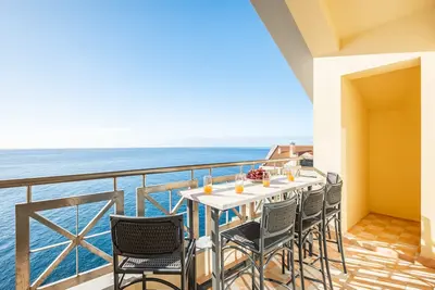 Cliff View Apartment - By Wehost