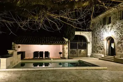 Image de Ancien relais de chasse royal 5* – Calme, nature, piscine & charme en Ardèche