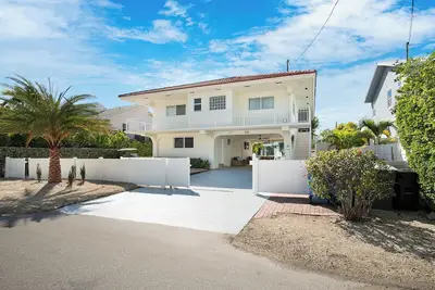 Exclusive White Marlin Beach Retreat - Private Beach Access & Dock