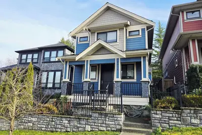 Quiet 2-Bedroom Garden Suite