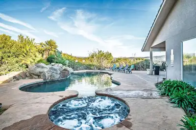 Image de Yosemite Getaway - Pool & Heated Spa/Game Room/Family & Pet Friendly