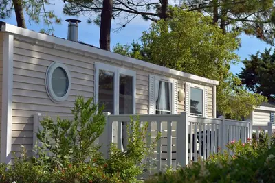 Image de Mobil-home avec terrasse, 2 chambres doubles, cuisine équipée