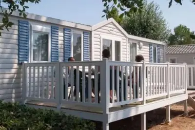 Image de Mobil home confortable avec terrasse, 6 couchages