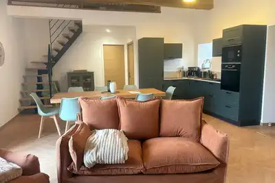 Image de Grange rustique rénovée au cœur de la campagne sarthoise