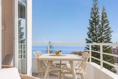 Image de Torremolinos: Détente en famille sur une belle terrasse!