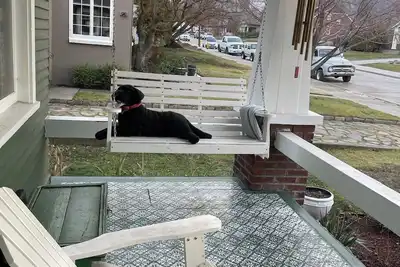 Image de Charming urban oasis 2-bedroom historic bungalow with Ac and excellent amenities