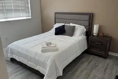 Image de 2 Br townhome located minutes from Uf, Shand's Hospital, DownTown & Shopping