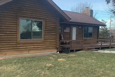 Image de Relax In A Cabin Overlooking Your Own Pond And Acres Of Nature!