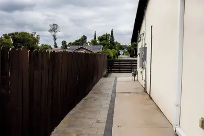 Image de Escondido Front Unit 3-Br by Sd Stay