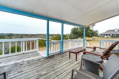 Image de Group Getaway! Hill Country Basecamp w/ Trails