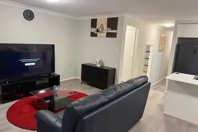 Image de Bright family-friendly home with garden