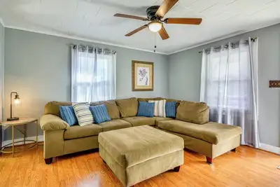 Image de 2 Mi to Downtown Mount Airy! Cozy Home