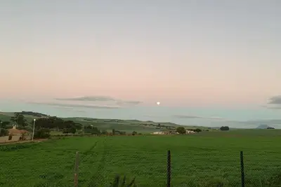 Image de Tranquil and cosy 2-bedroom cottage in Moorreesburg with farm views