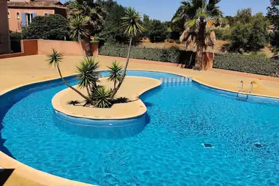 Image de Appartement cosy et équipé- Idéal couples / Vacances Golf & Piscine