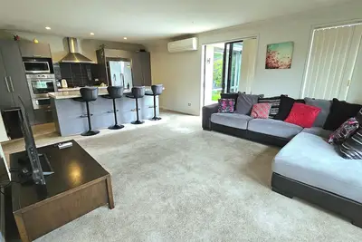 Image de Peaceful Family Home in Karaka | Close to Shops & Motorway