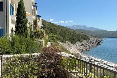 Image de First line above the beach three bedroom apartment - Lustica Bay