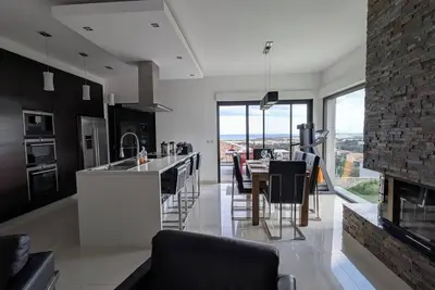 Image de Villa avec vue sur mer et sur montagne